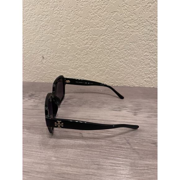 Tory Burch Women’s Sunglasses w/ Orange Case & Pouch – TB Logo – Excellent - Picture 5 of 5